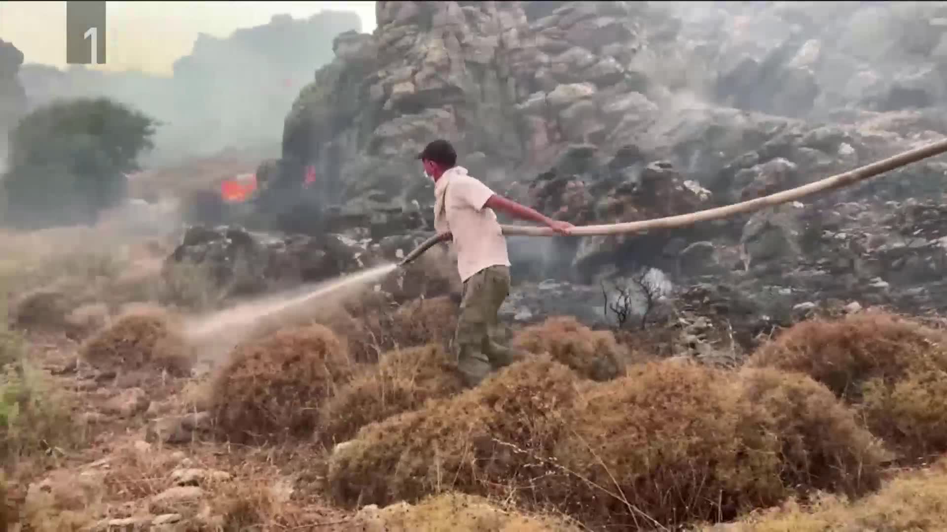 Gr Ki Otok Rodos Gori Na Tiso E Ljudi Evakuirajo