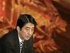 Abe odločen, da ostane na položaju premierja