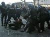 Nasilje ob protestih v Parizu