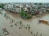 Milijon Indijcev beži pred poplavami