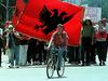 Izstop Albancev povzročil krizo