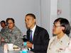 Obama na zajtrk z vojaki in kosilo s Karzajem