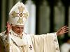 Papež s SMS-ji išče stik z mladimi