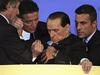 Berlusconi omedlel med govorom na shodu
