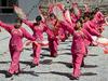 Kitajska vasica odpira svoja vrata