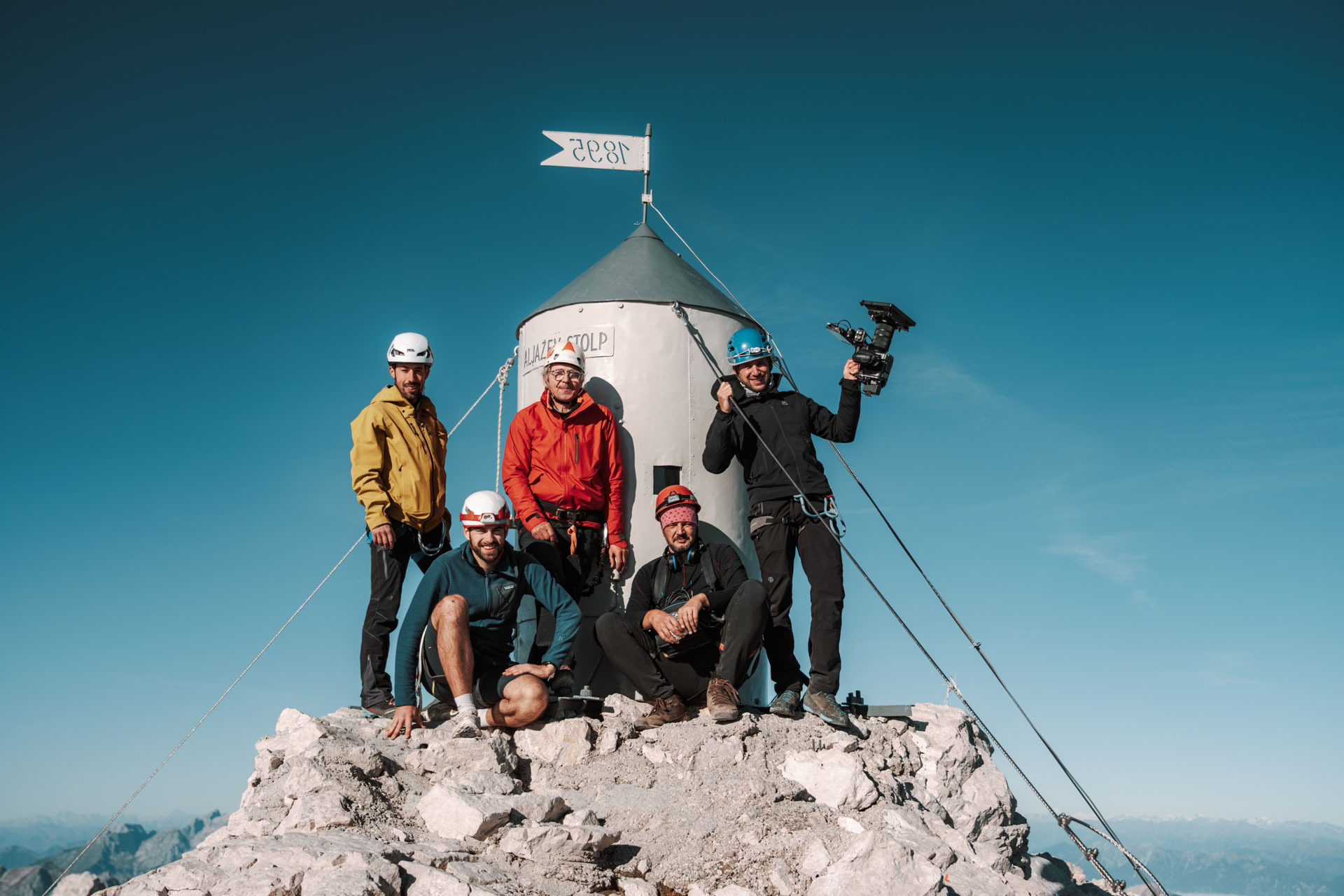 Zgodba o dokumentarnem filmu "Triglav: pot odrešitve"