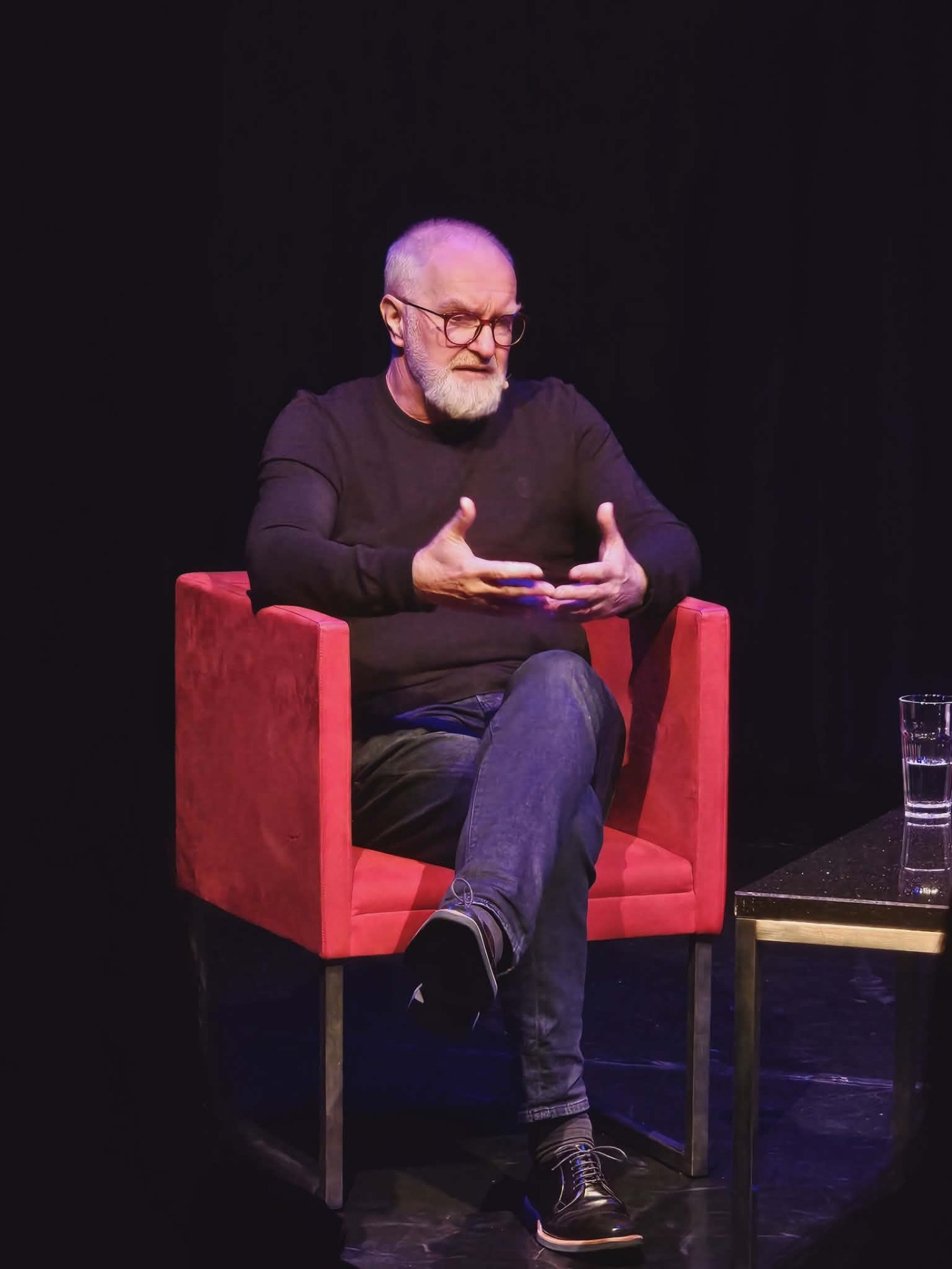 Dr. Aleksander Zadel: Svetloba vedno premaga temo