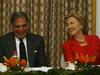 Clintonova v Indijo po dogovor o prodaji orožja