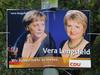 Nemke kandidate prepričujejo z dekolteji