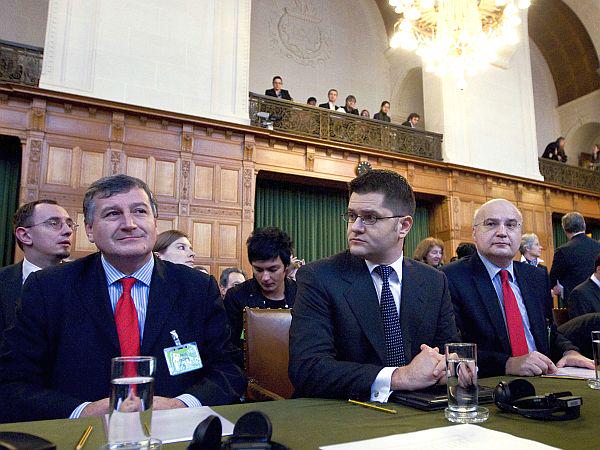 Srbska delegacija je prva predstavila svoje argumente, zakaj je bila kosovska razglasitev neodvisnosti nezakonita. Foto: EPA