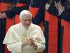 Papež se sramuje zlorab in deli ogorčenje z Irci