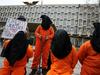 Video: Guantanamo že osem let