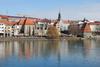 Začetek leta, ko je kultura doma v Mariboru in partnerskih mestih