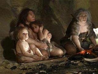 Po najnovejših odkritjih je tudi znanstveno potrjeno, da so neandertalci kuhali nad ognjem. Foto: Reuters