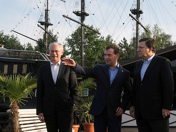 Na pogovorih v Rostovu se bo trojici Van Rompuy-Medvedjev-Barroso pridružil tudi španski premier Jose Luis Zapatero. Foto: EPA