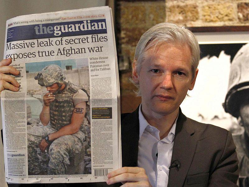 Julian Assange trdi, da za obtožbami o posilstvu in nadlegovanju stoji sam Pentagon. Foto: 