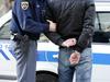 Slovenski in italijanski policisti prijeli pet oseb. Razlog: orožje in droge.