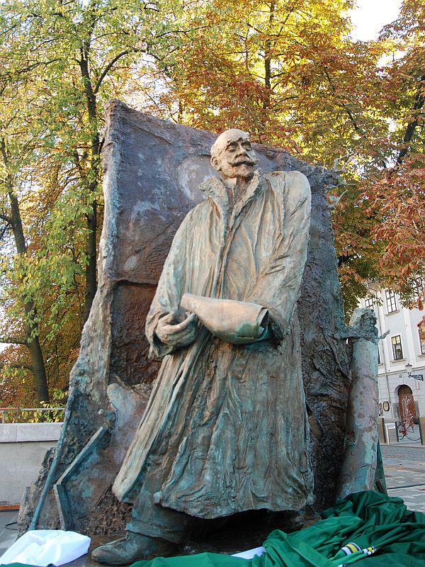 Spomenik Ivanu Hribarju