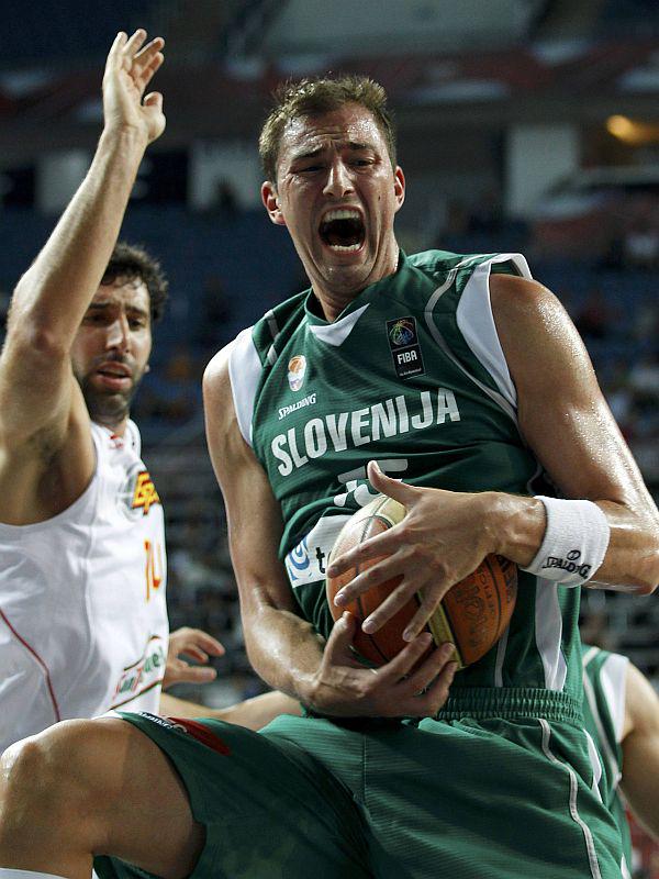 Primož Brezec je med letoma 1998 in 2001 igral za Union Olimpijo, nato pa odšel v Ligo NBA. Bil je tudi dolgoletni reprezentant Slovenije, prvič je na velikem turnirju igral leta 2003 na evropskem prvenstvu. Foto: Reuters