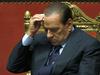 Italijani se ne morejo odločiti: Berlusconi - poskočni 74-letnik ali zločinec