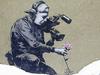 Banksy na pomoč kontroverznim ruskim umetnikom
