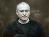 Svet obsoja obsodbo Hodorkovskega, Rusija vrača udarec