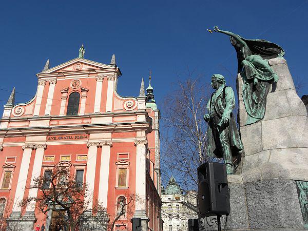 One of our favourite things about Ljubljana is that many of the monuments celebrate artists instead of war generals, and the nation’s finest poet lends his name to the main square of the city. France Prešeren also has his monument here on Prešernev Trg, and the spot is the main meeting point in town. From here you can cross Plečnik’s impressive Triple Bridge with a view up to your next port of call, Ljubljana Castle. Foto: MMC RTV SLO