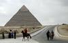 Kradla iz piramide v Gizi, da bi na novo pisala zgodovino