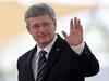 Padla vlada kanadskega premierja Harperja