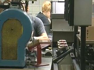 V Secopu (ta se je do pred kratkim imenoval Danfoss) je zaposlenih 960 ljudi, brez dela jih bo ostalo vsaj tretjina, v najslabšem primeru pa okoli 700 delavcev. Foto: MMC RTV SLO