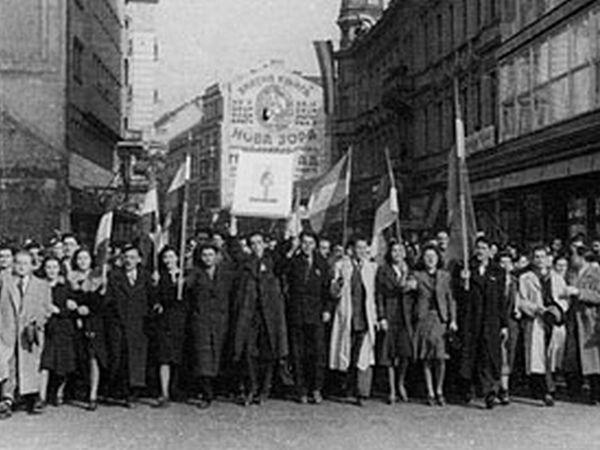 Demonstracije 27. marca 1941 v Beogradu proti paku s silami osi