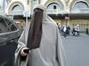 Muslimanke v Franciji ne smejo več nositi burk in nikabov