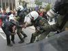 Grčija: Stavka ohromila življenje v do vratu zadolženi državi