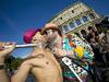 Foto: Hrvaški politični vrh se veseli, istospolno usmerjeni se držijo za glavo