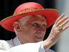 Papež Benedikt XVI. prek iPada poslal prvi tvit