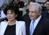 Sobarica, ki obtožuje Straussa - Kahna, prostitutka za bogate stranke?