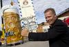 Foto: München vabi na Oktoberfest, kjer pivo teče v milijonih litrov