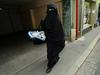 V Franciji oglobili dve ženski, ker sta nosili nikab