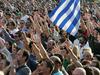Grki jezni in naveličani: Politiki se že norčujejo iz nas