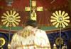 Pravoslavni božič: paroh vernike poziva k medsebojni pomoči