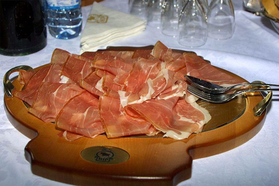 In 2012, Karst prosciutto was recognized by the European Commission as a product with a designated origin. Foto: BoBo