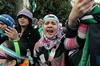 Arabska liga naj bi kljub kritikam opazovalcem v Siriji podaljšala mandat