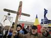 Romuni protestirajo, premier Boc jih poziva k enotnosti