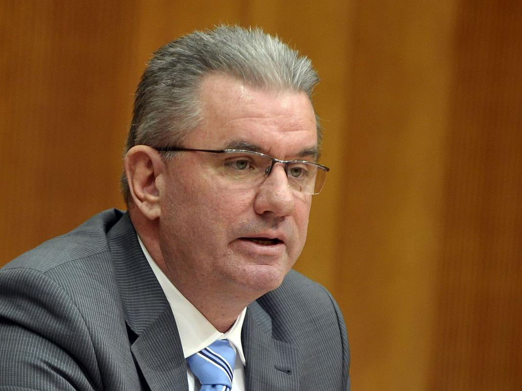 Minister Vizjak je ocenil, da na negotovost proračuna resorja za delo vpliva tudi gibanje števila brezposelnih. Foto: BoBo