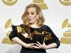 Foto in video: Adele kraljica Grammyjev