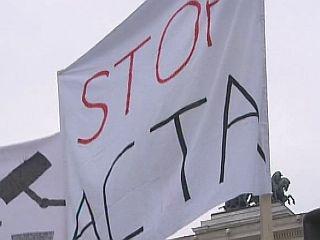 Zaradi slovenskega podpisa sporazuma Acta so se protesti po vsej državi kar vrstili. Foto: MMC RTV SLO