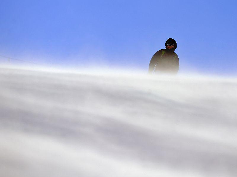 Superveleslalom zaradi sneženja in vetra odpovedan