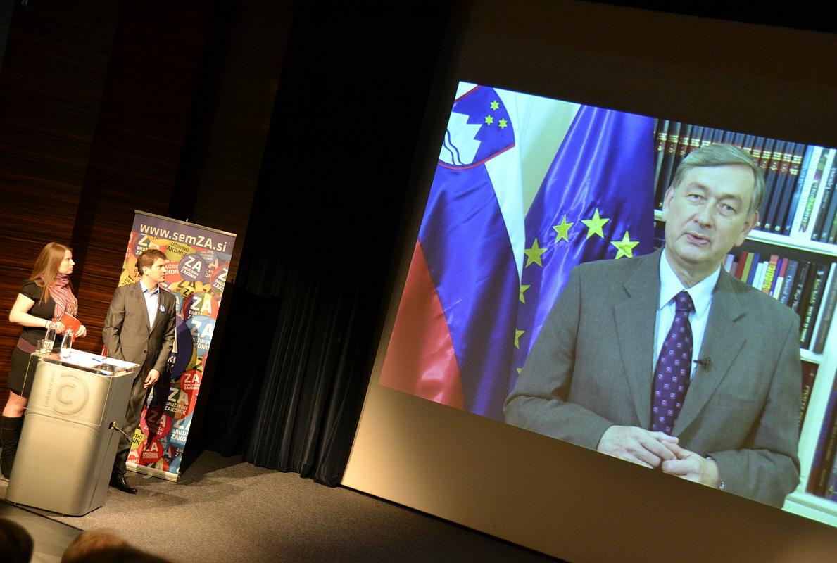 Predsednik republike je zbrane nagovoril z videoposnetkom. Foto: MMC RTV SLO/Aljoša Masten