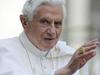 Papež okrcal duhovnike, ki nočejo celibata