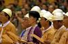 Aung San Su Či požrla ponos in prisegla za poslanko